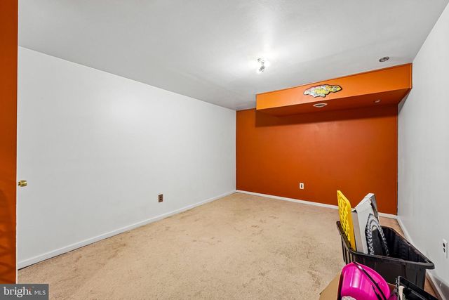 129 CANNONBALL LN, Newark, DE 19702
