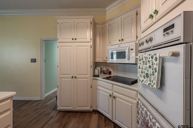 3602 Rock Creek Dr, Tyler, TX 75707