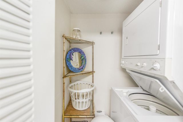 1590 S 42nd Circle 106, Vero Beach, FL 32967