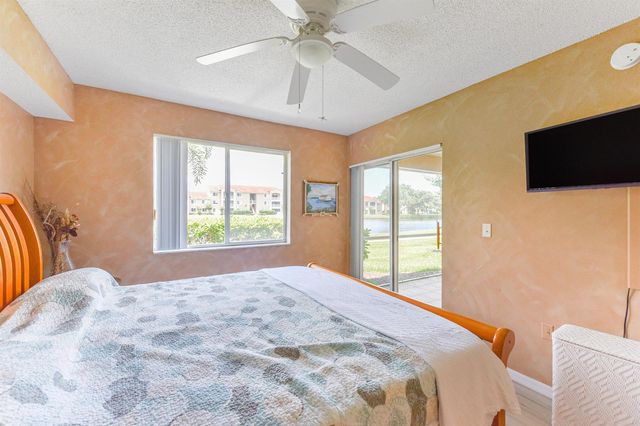1590 S 42nd Circle 106, Vero Beach, FL 32967