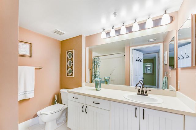 1590 S 42nd Circle 106, Vero Beach, FL 32967