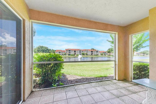 1590 S 42nd Circle 106, Vero Beach, FL 32967