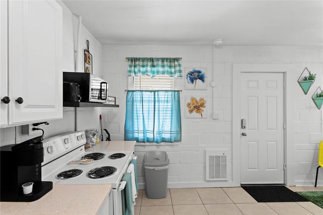 1305 S BERMUDA BOULEVARD A, Tampa, FL 33605