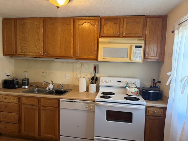 1492 Kingsbury Drive, Forest Park, OH 45240