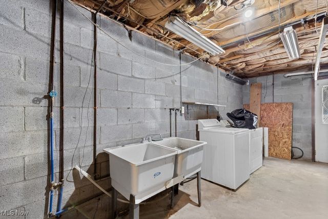 878 Donegal Drive E, Follansbee, WV 26037