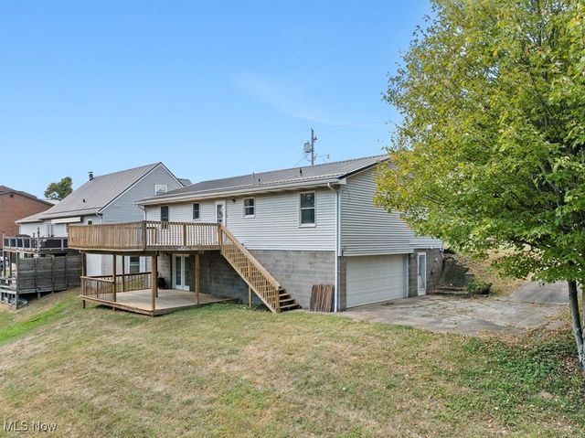 878 Donegal Drive E, Follansbee, WV 26037