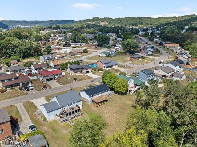 878 Donegal Drive E, Follansbee, WV 26037