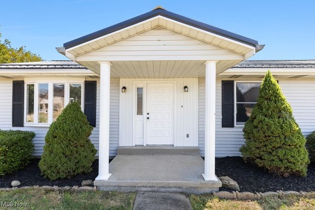 878 Donegal Drive E, Follansbee, WV 26037