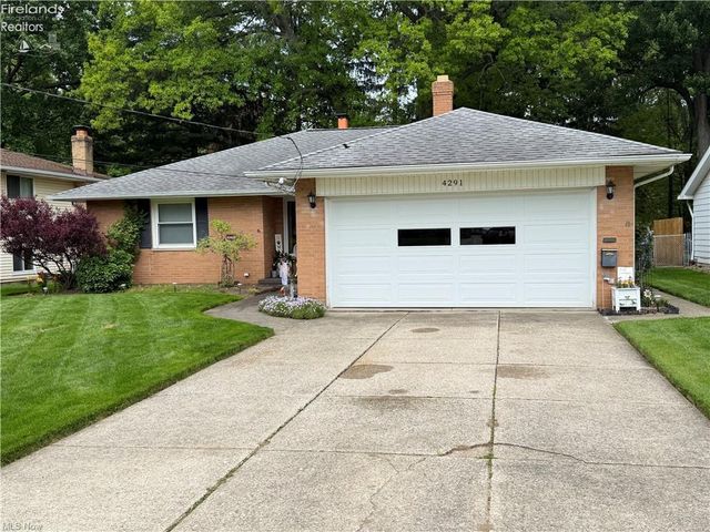 4291 Brendan Lane, North Olmsted, OH 44070