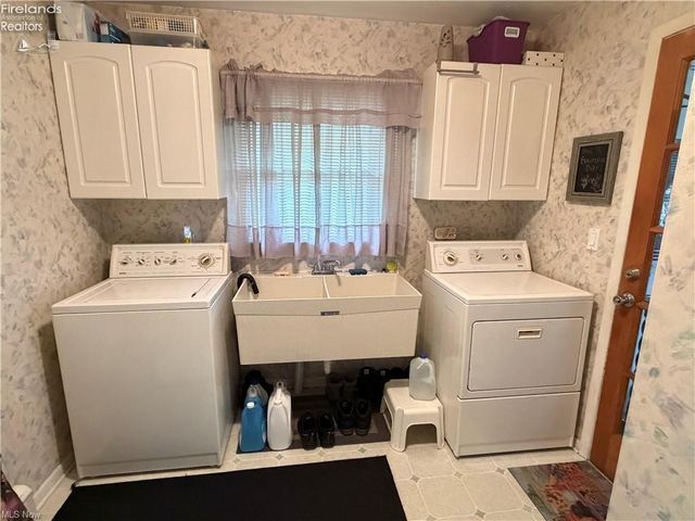 4291 Brendan Lane, North Olmsted, OH 44070
