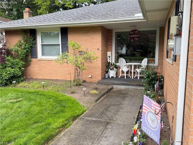 4291 Brendan Lane, North Olmsted, OH 44070