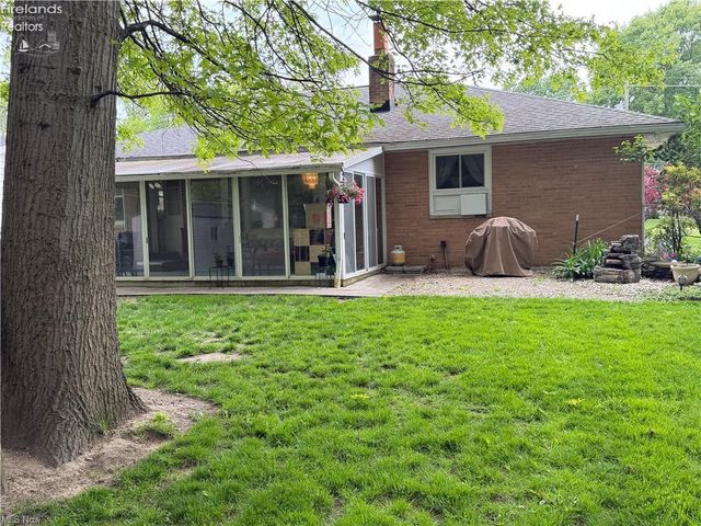 4291 Brendan Lane, North Olmsted, OH 44070