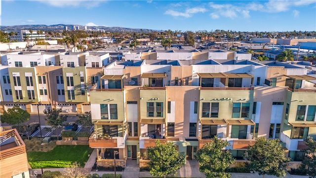 1653 Topanga, Costa Mesa, CA 92627