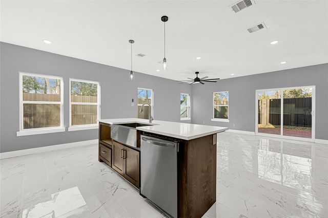 6605 Apollo Street, Houston, TX 77091