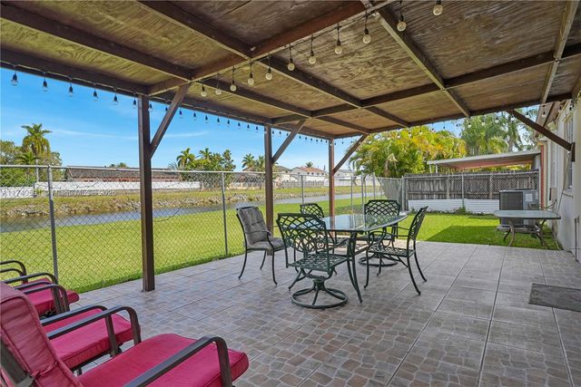 15921 SW 143rd Ave, Miami, FL 33177