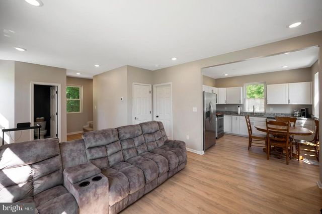 16036 ROGERS CLARK BLVD, Bowling Green, VA 22427
