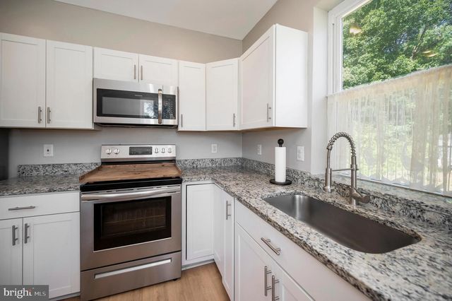 16036 ROGERS CLARK BLVD, Bowling Green, VA 22427