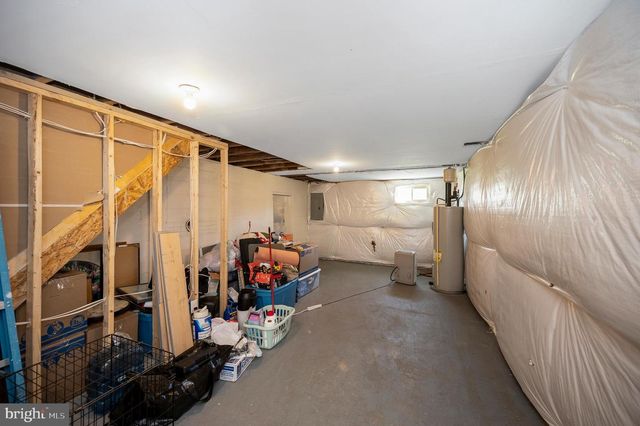 16036 ROGERS CLARK BLVD, Bowling Green, VA 22427
