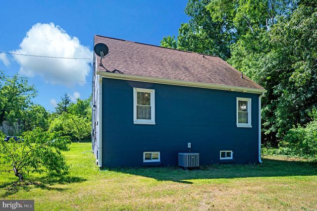 16036 ROGERS CLARK BLVD, Bowling Green, VA 22427