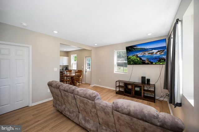 16036 ROGERS CLARK BLVD, Bowling Green, VA 22427