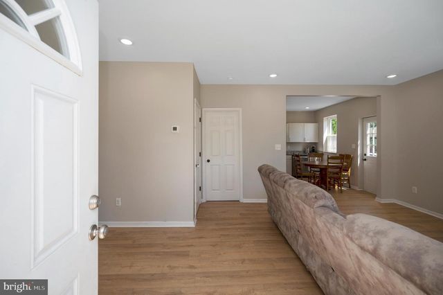 16036 ROGERS CLARK BLVD, Bowling Green, VA 22427