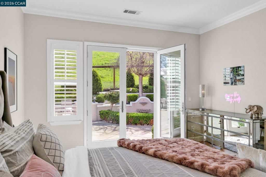 Image 14 of property listing at 974 974 Rosehedge Ct, Concord, CA 94521