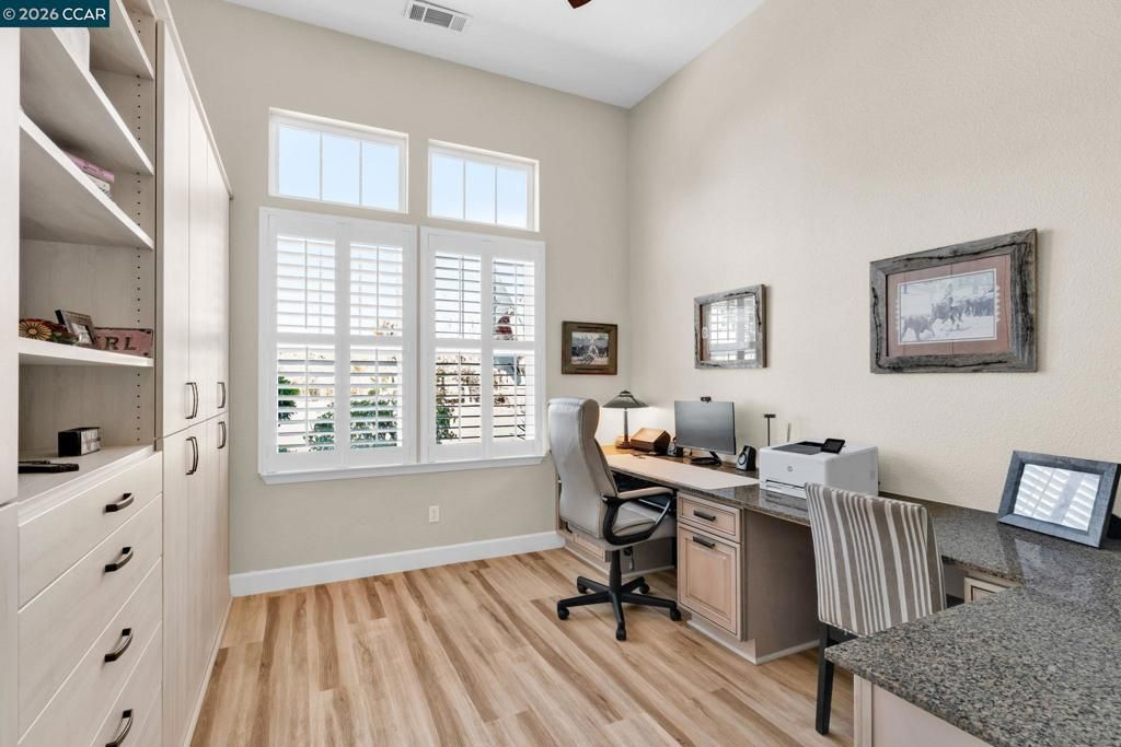 Image 23 of property listing at 974 974 Rosehedge Ct, Concord, CA 94521