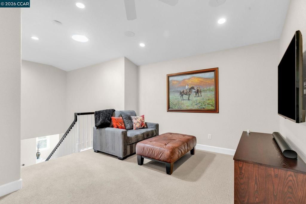 Image 27 of property listing at 974 974 Rosehedge Ct, Concord, CA 94521