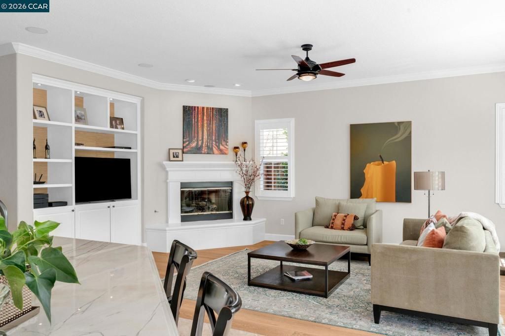 Image 9 of property listing at 974 974 Rosehedge Ct, Concord, CA 94521