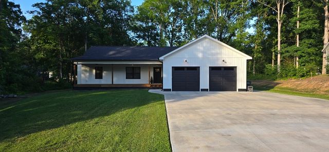 1032 Cohutta Drive, Chatsworth, GA 30705