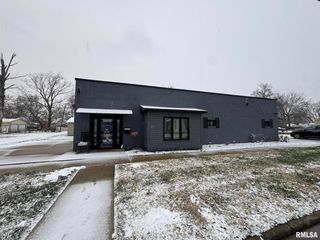 424 N COLLEGE Street, Centralia, IL 62801