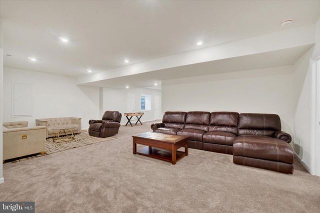 305 HOLLYHOCK DR, Manchester, PA 17345