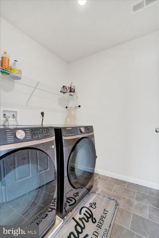 305 HOLLYHOCK DR, Manchester, PA 17345