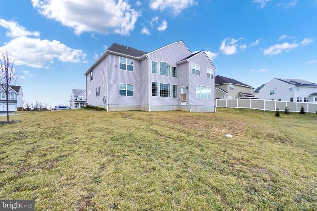 305 HOLLYHOCK DR, Manchester, PA 17345