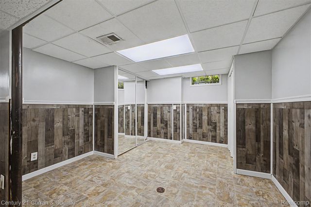 24315 Currier Street, Dearborn Heights, MI 48125
