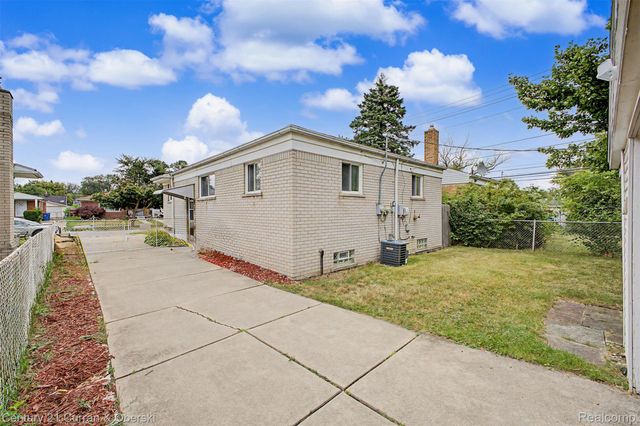 24315 Currier Street, Dearborn Heights, MI 48125