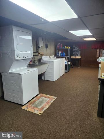 524 S CEDAR LN, Upper Darby, PA 19082