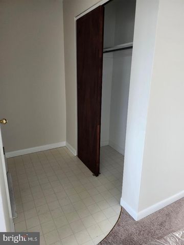 524 S CEDAR LN, Upper Darby, PA 19082