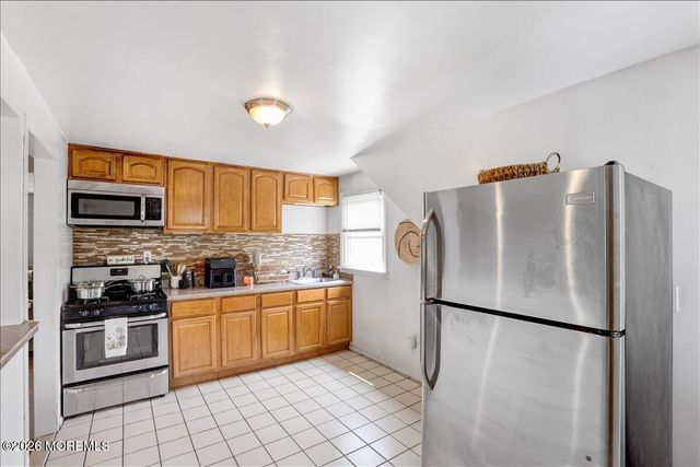52 Saint Ann Street 2nd Floor, Carteret, NJ 07008