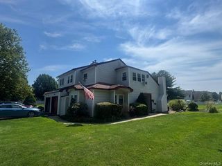 14 Potomac Court 14, Coram, NY 11727