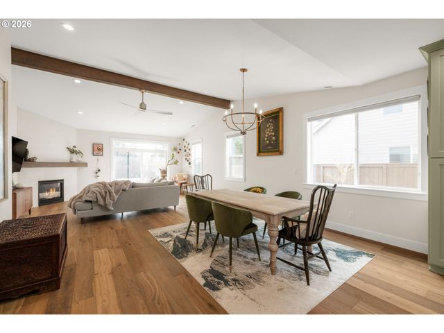 1957 S FIR Loop, Canby, OR 97013