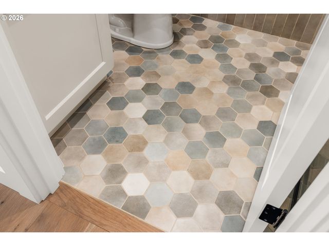 1957 S FIR Loop, Canby, OR 97013