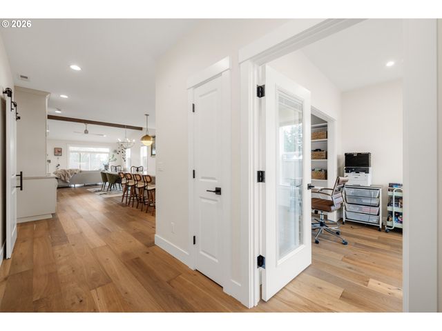 1957 S FIR Loop, Canby, OR 97013