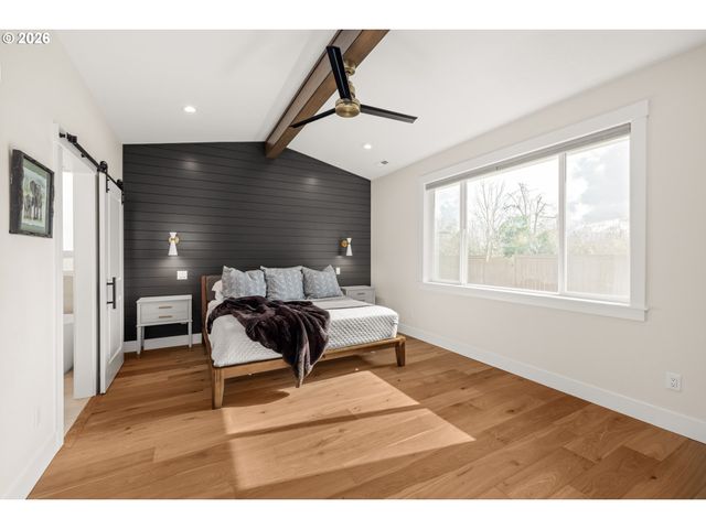 1957 S FIR Loop, Canby, OR 97013