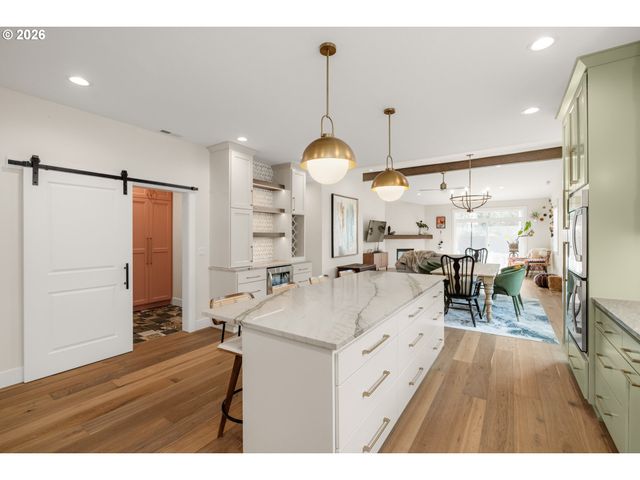 1957 S FIR Loop, Canby, OR 97013