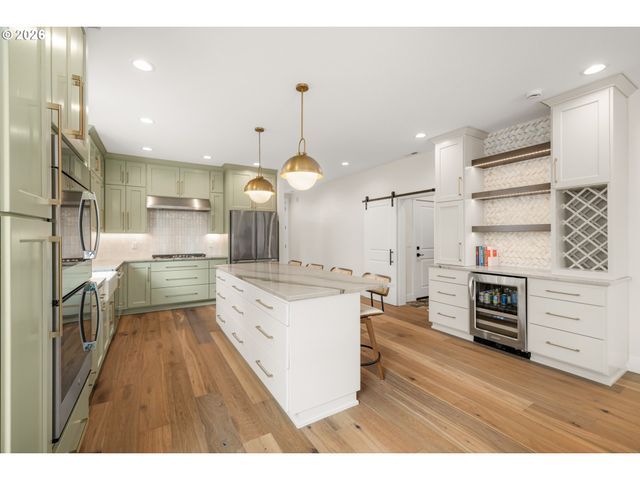 1957 S FIR Loop, Canby, OR 97013