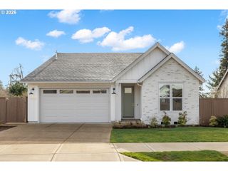 1957 S FIR Loop, Canby, OR 97013