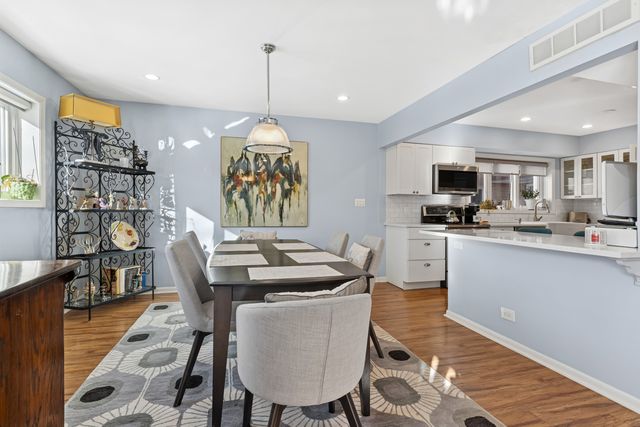 2001 Sherman Avenue 203, Evanston, IL 60201