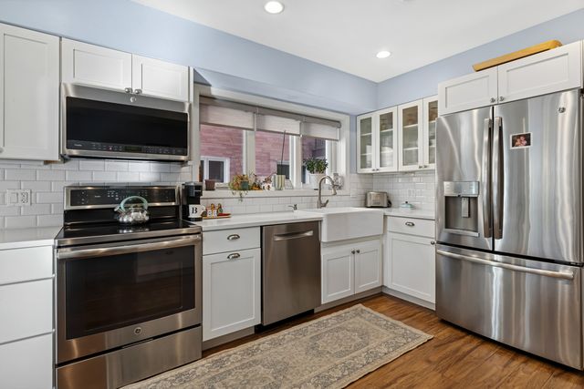 2001 Sherman Avenue 203, Evanston, IL 60201