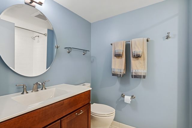 2001 Sherman Avenue 203, Evanston, IL 60201